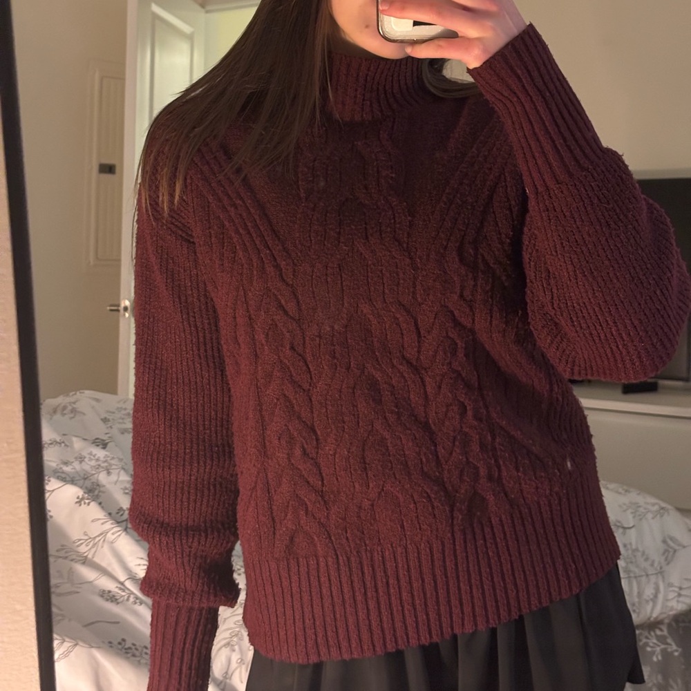 Women's Cable Knit Sweater - Burgundy